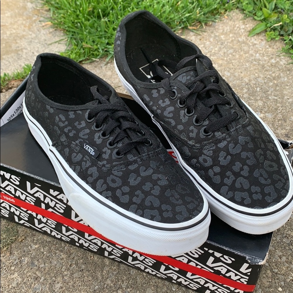 Glitter Cheetah Black Vans 🖤